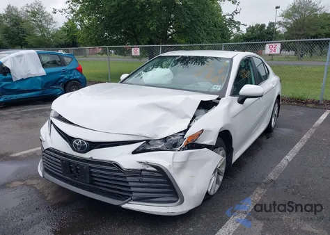 2022 Toyota Camry Le из США, поврежденный, VIN 4T1C11AK6NU699100